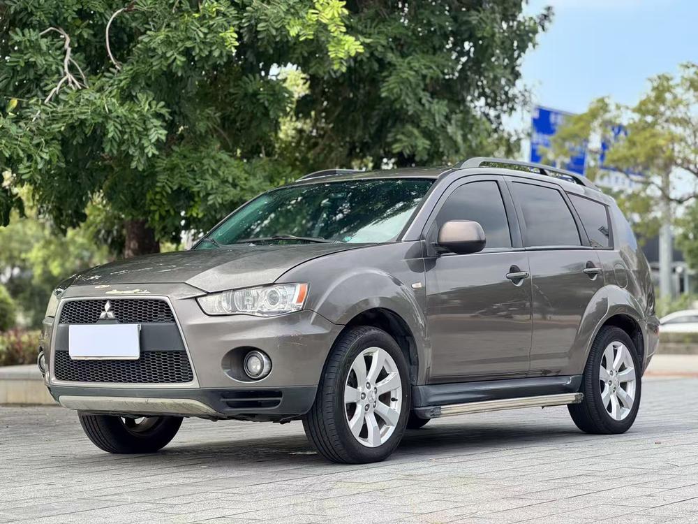 Mitsubishi Outlander (Import)