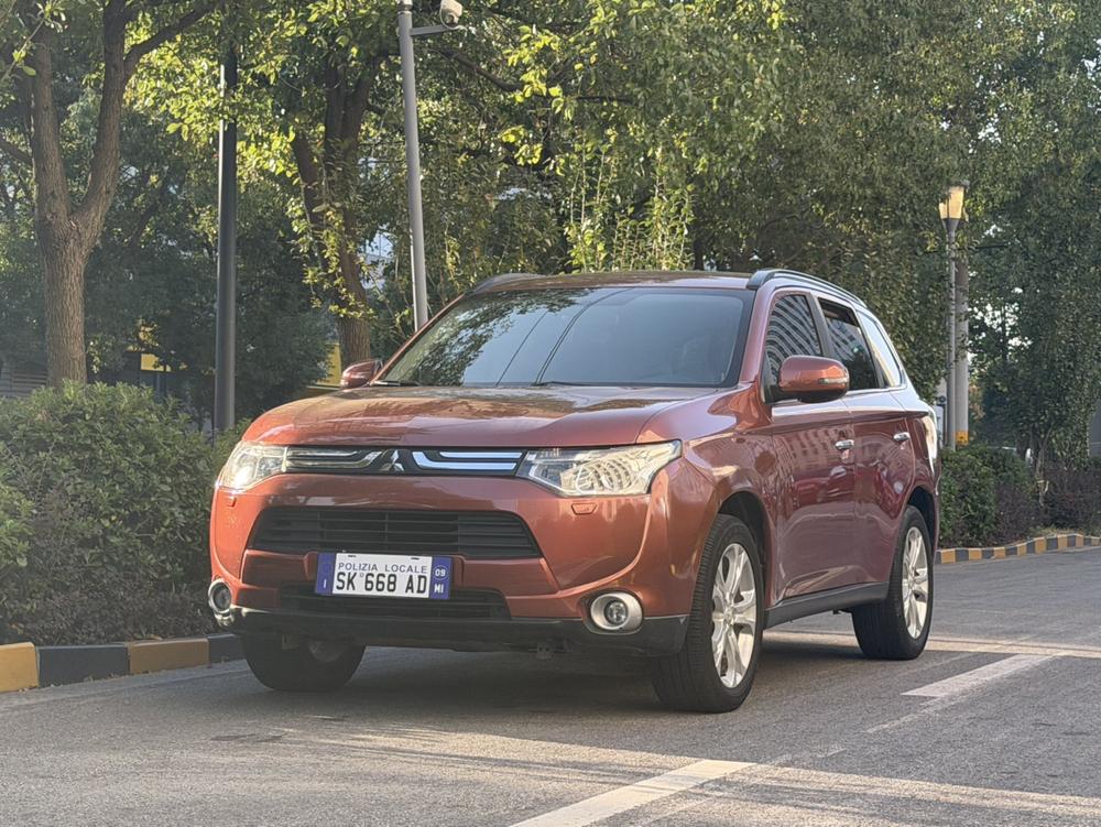 Mitsubishi Outlander (Import)