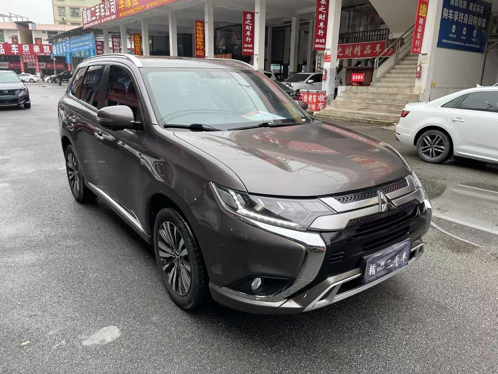 Mitsubishi Outlander