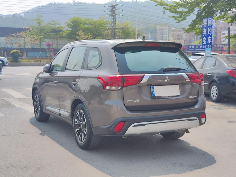 Mitsubishi Outlander