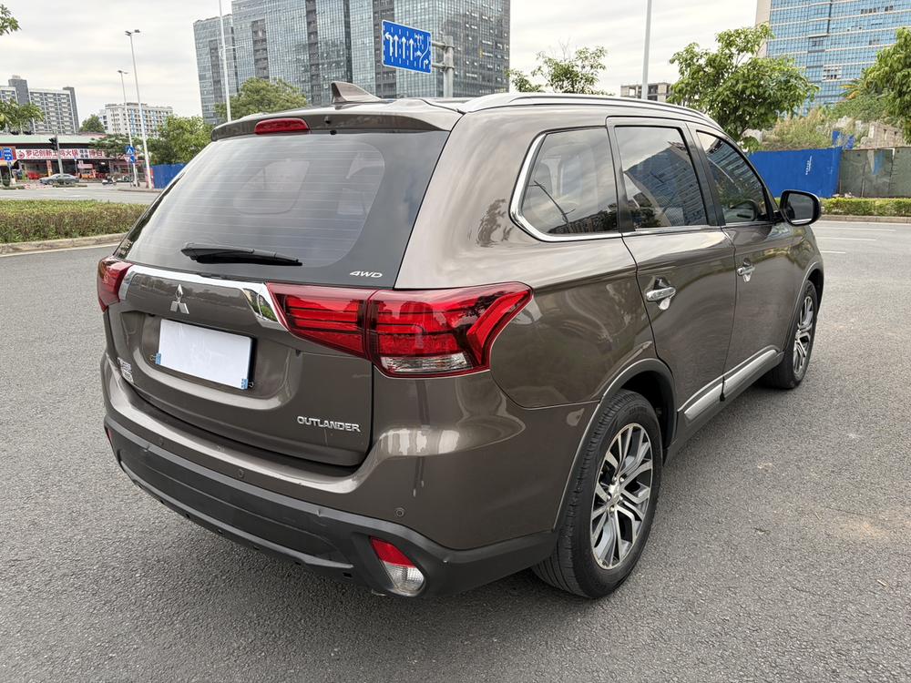 Mitsubishi Outlander