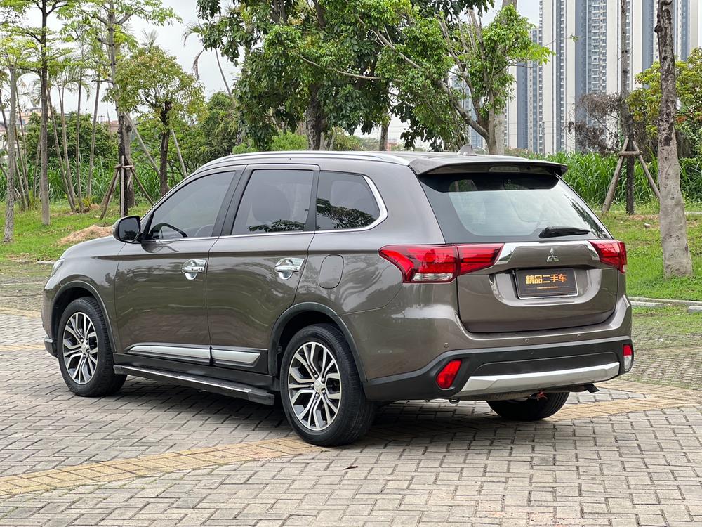 Mitsubishi Outlander