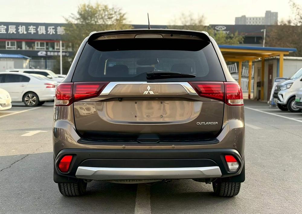 Mitsubishi Outlander