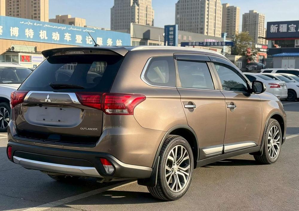 Mitsubishi Outlander