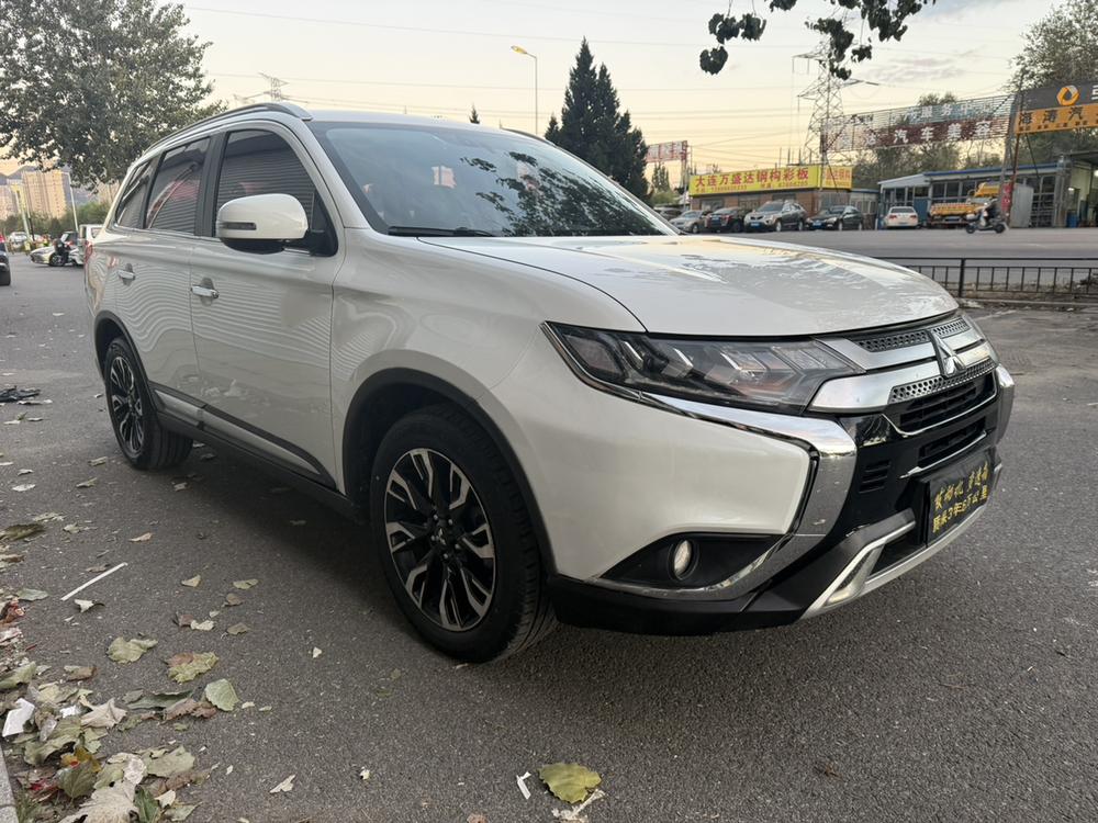 Mitsubishi Outlander