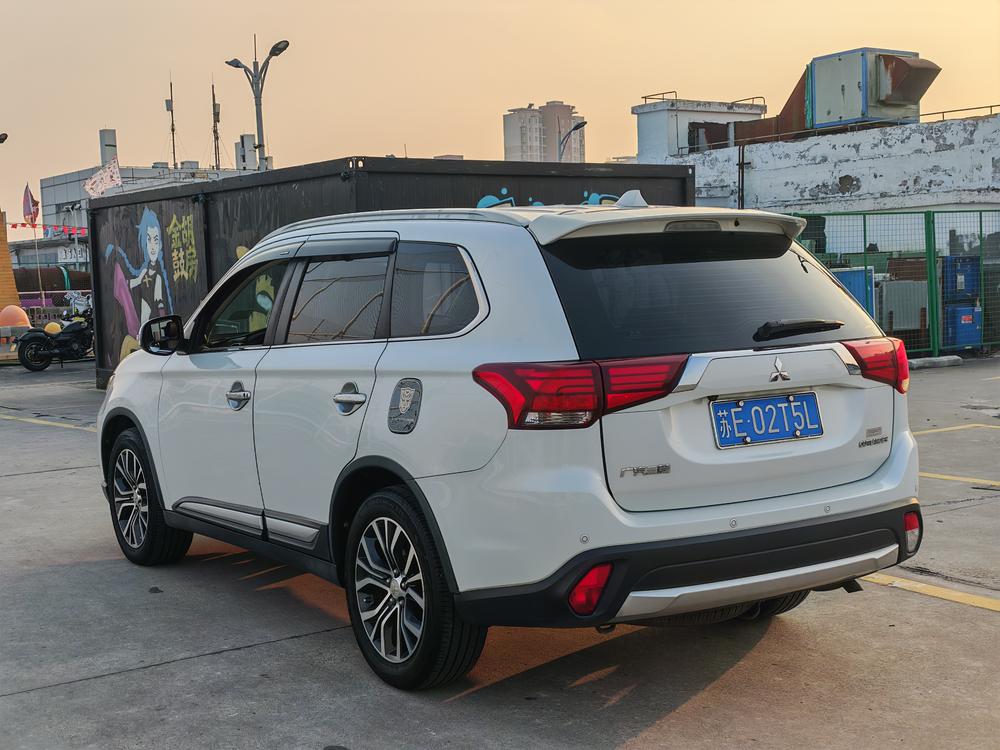 Mitsubishi Outlander