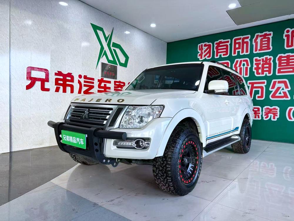 Mitsubishi Pajero (Import)