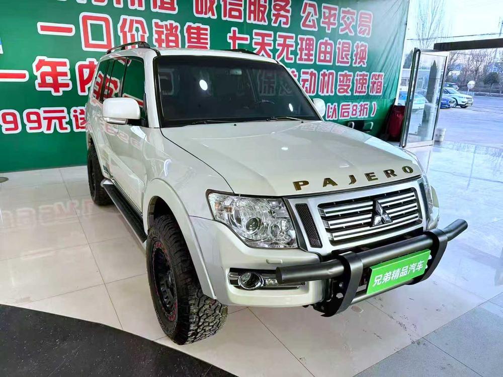 Mitsubishi Pajero (Import)