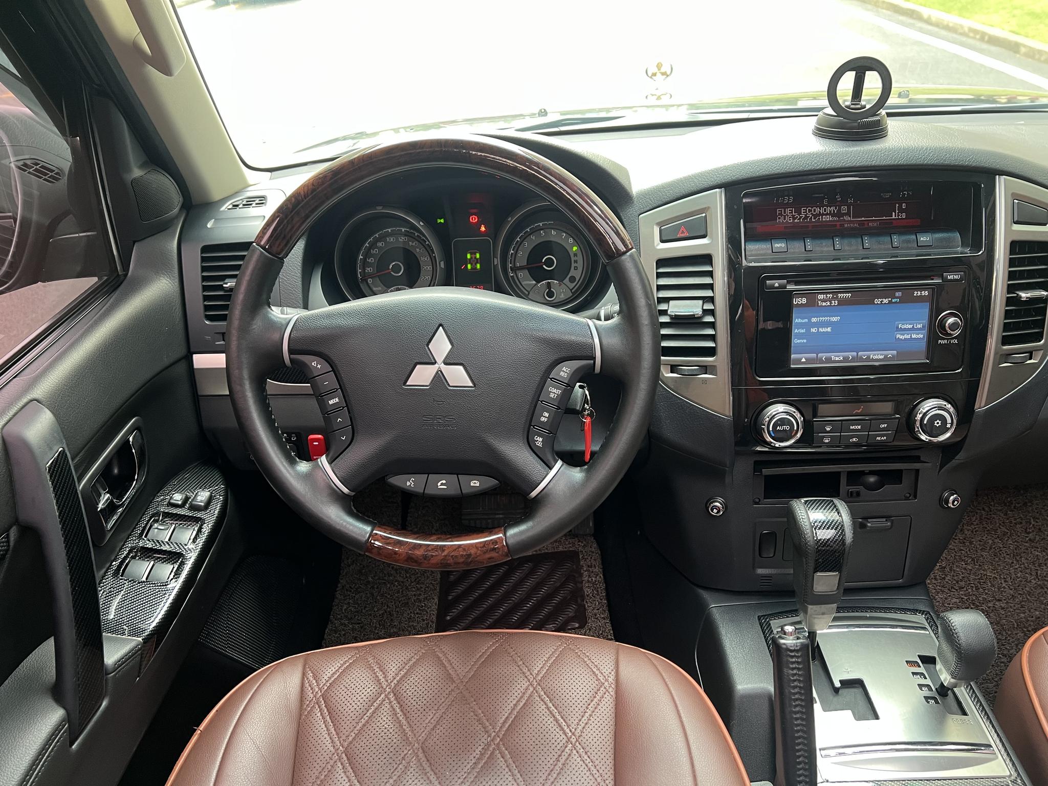 Mitsubishi Pajero (Import)