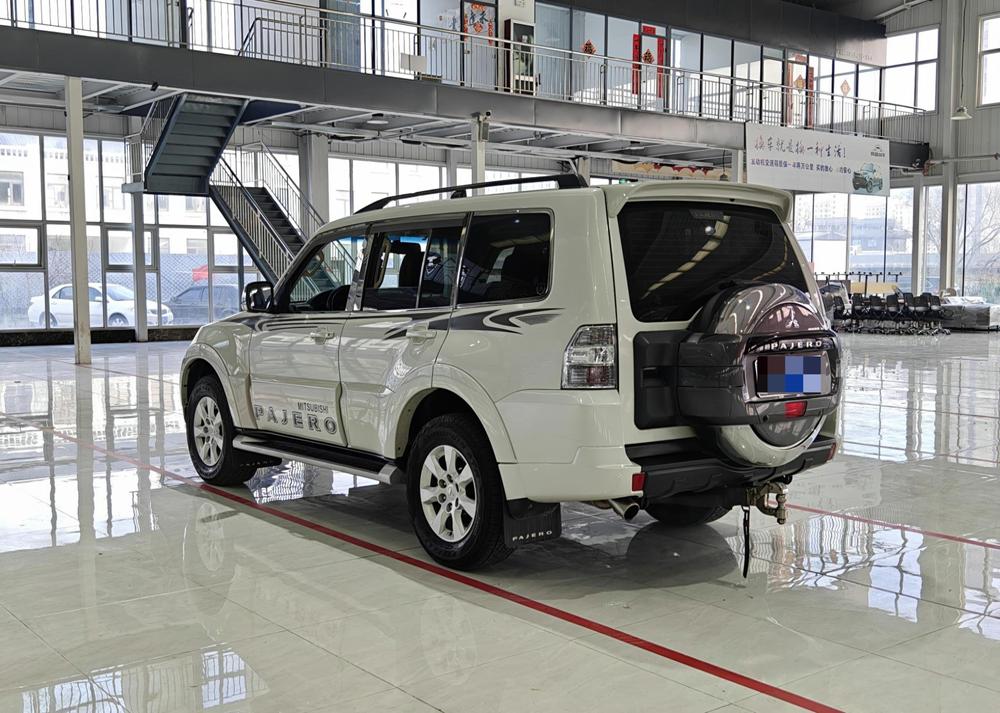 Mitsubishi Pajero (Import)