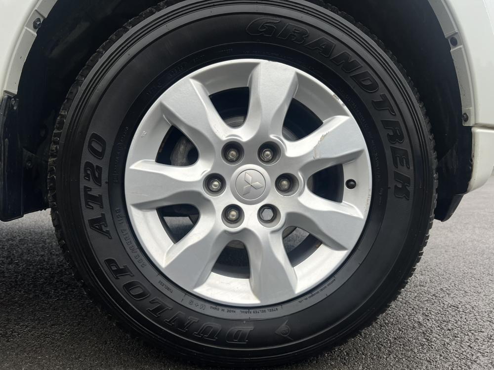 Mitsubishi Pajero (Import)