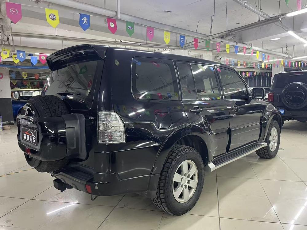 Mitsubishi Pajero (Import)