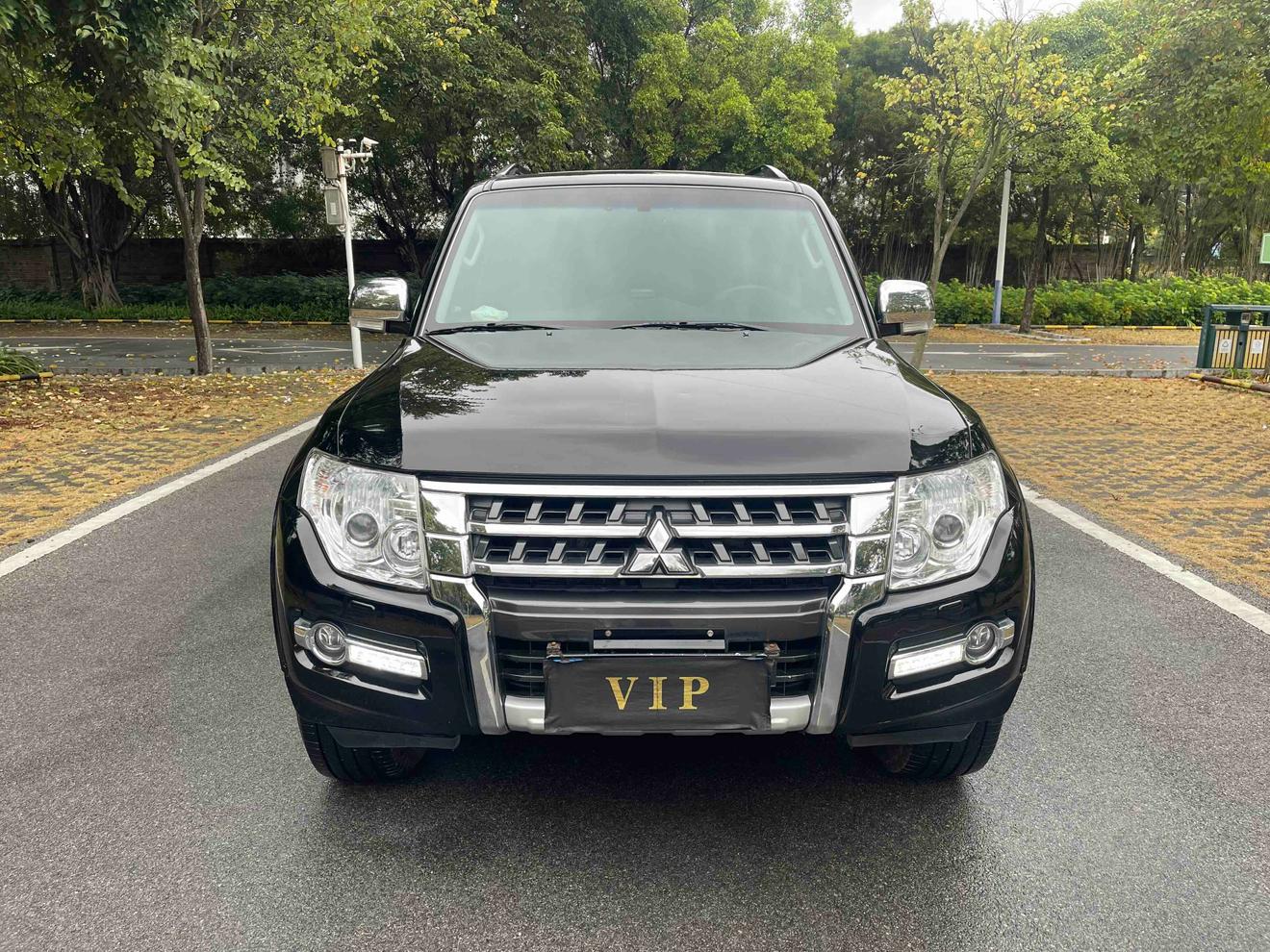 Mitsubishi Pajero (Import)