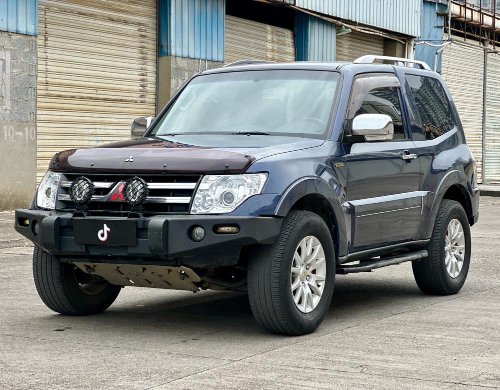 Mitsubishi Pajero (Import)