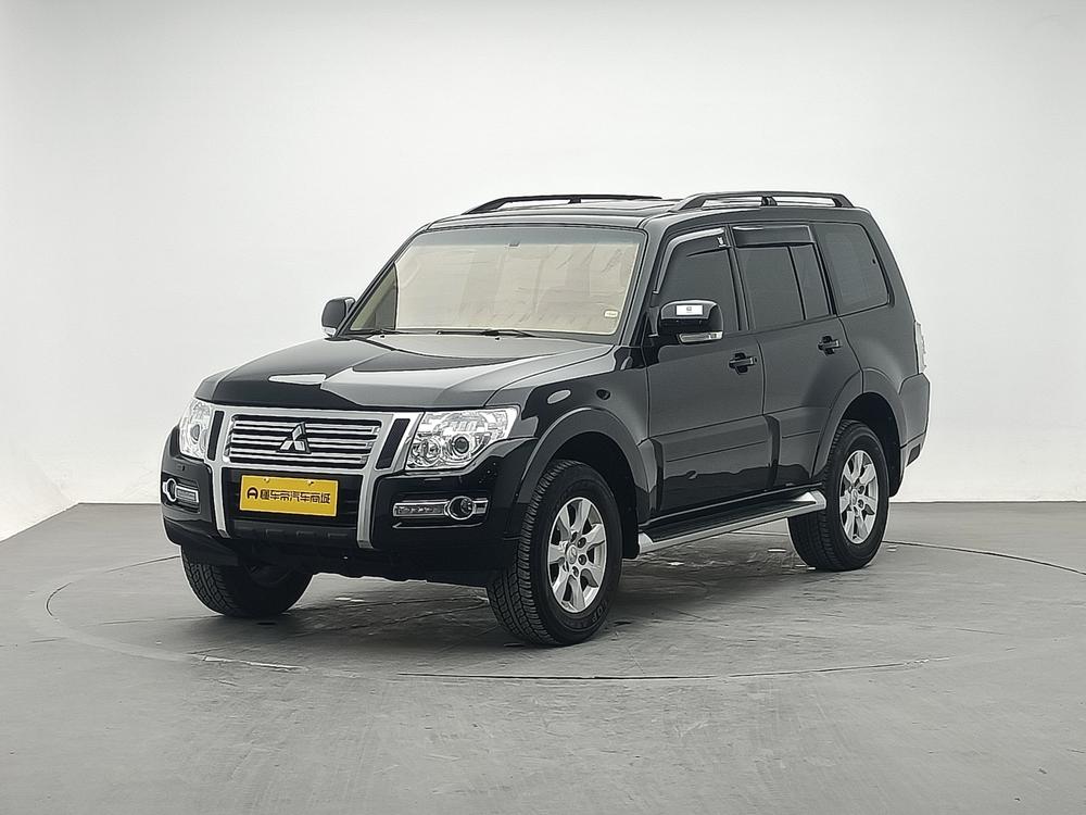 Mitsubishi Pajero (Import)