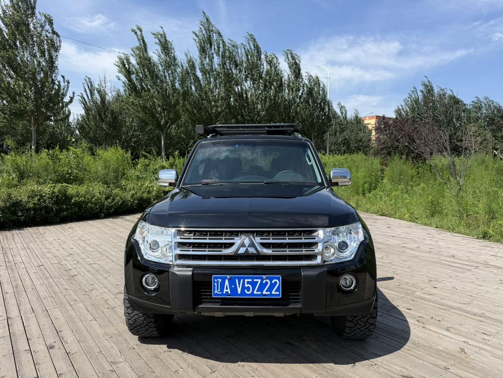 Mitsubishi Pajero (Import)