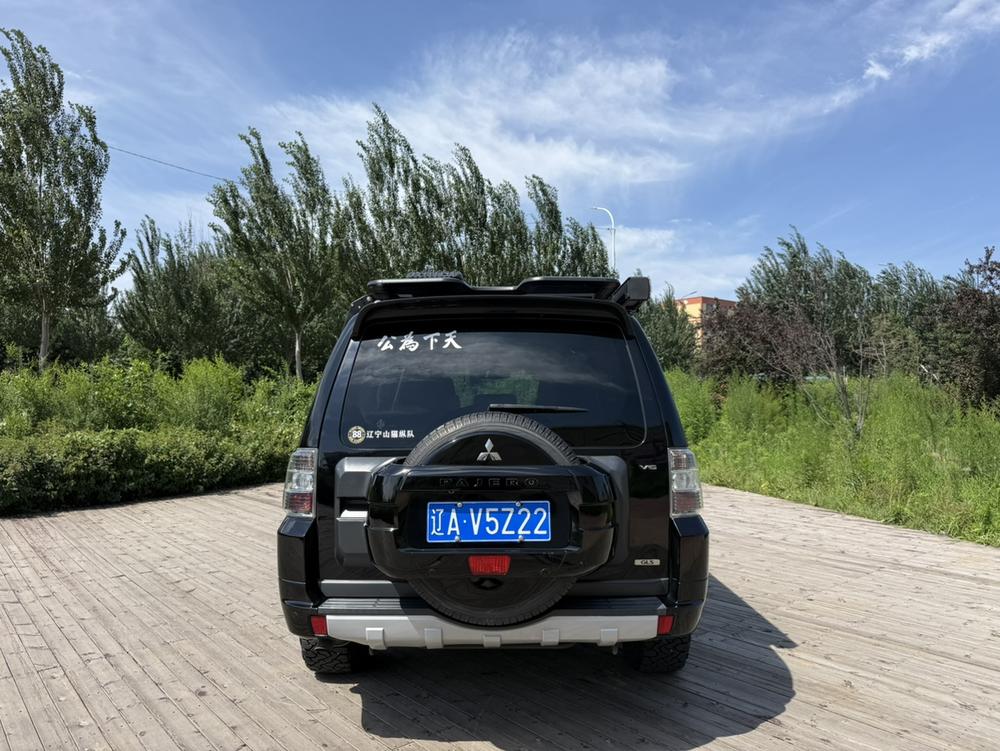 Mitsubishi Pajero (Import)