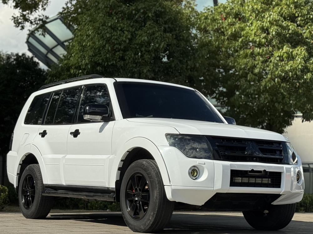 Mitsubishi Pajero (Import)