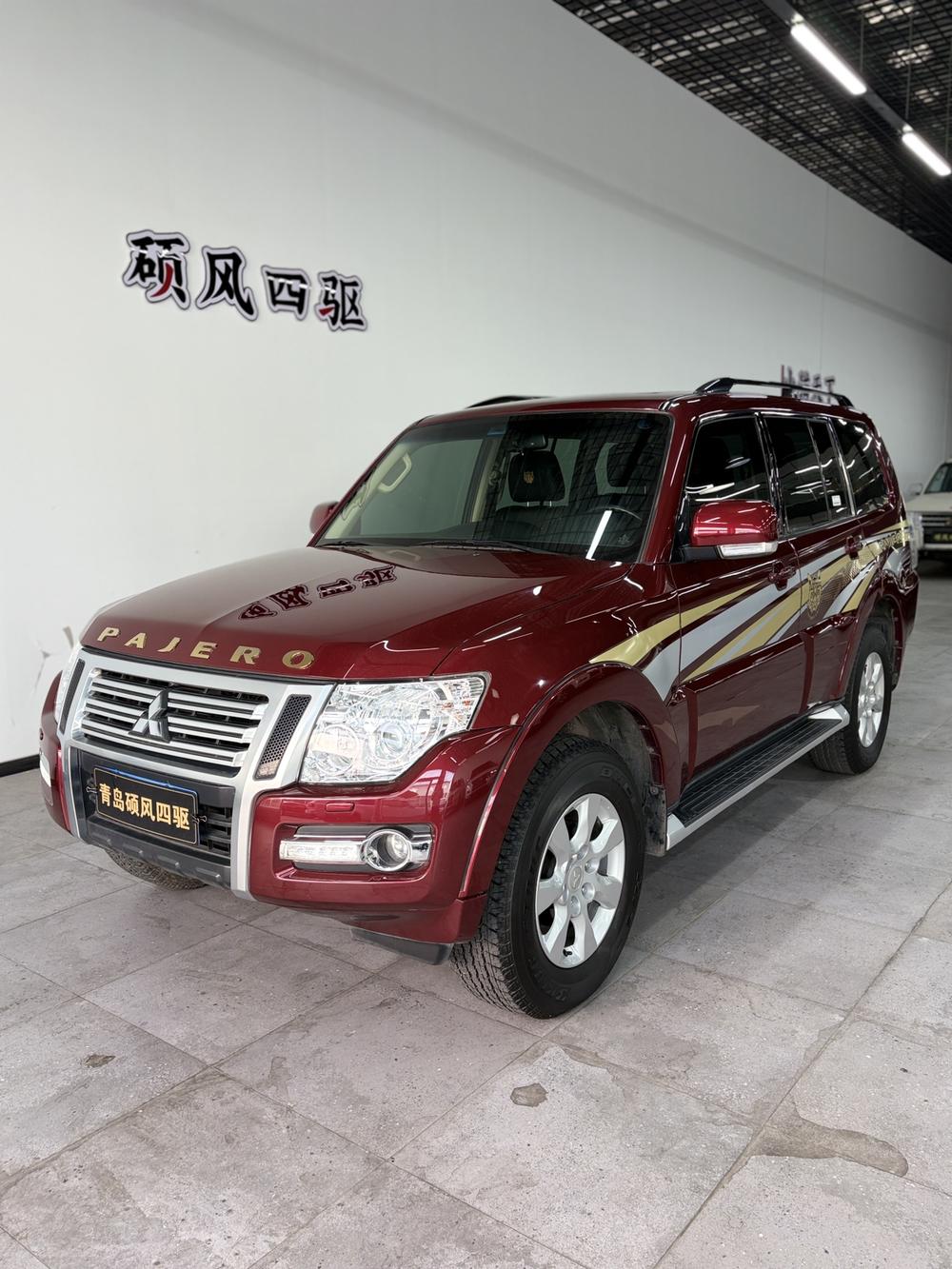 Mitsubishi Pajero (Import)