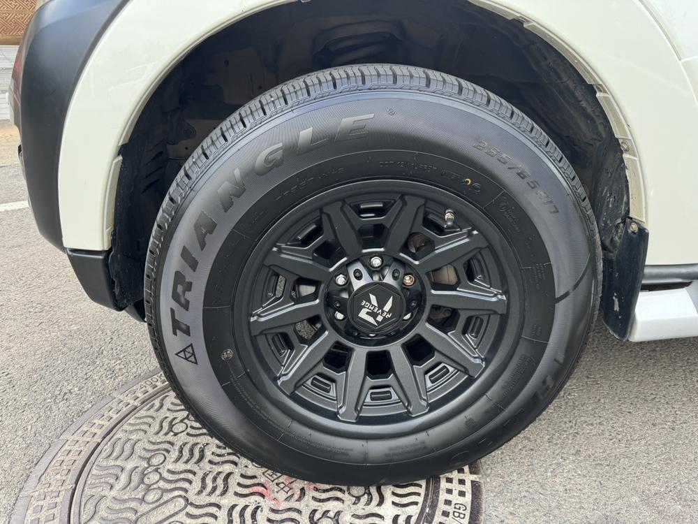 Mitsubishi Pajero (Import)