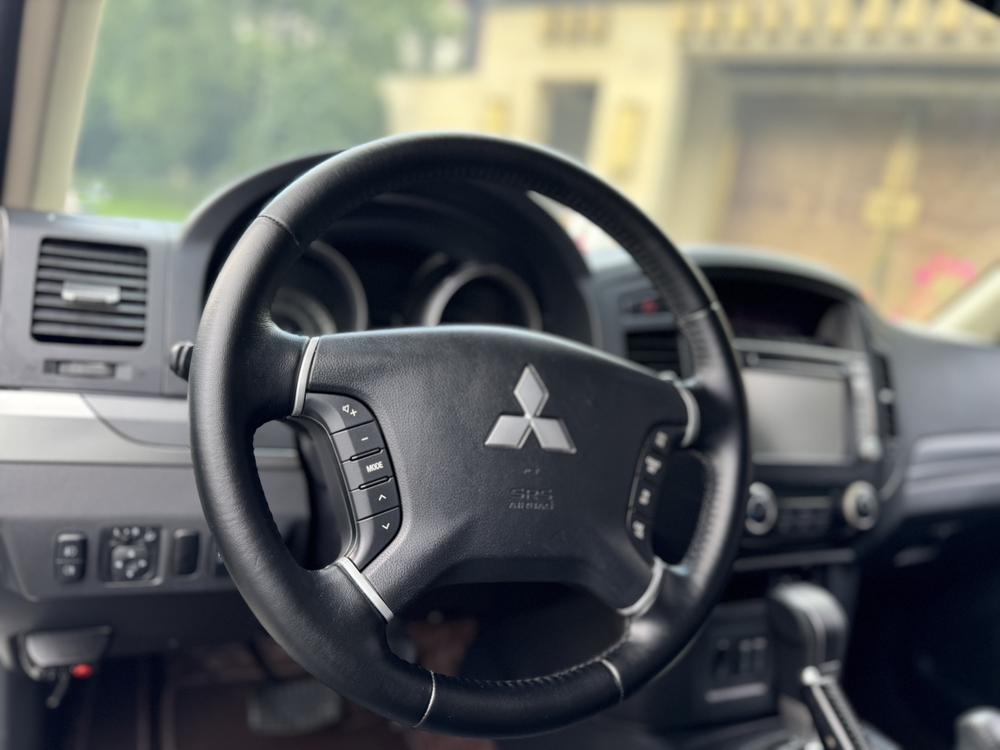 Mitsubishi Pajero (Import)
