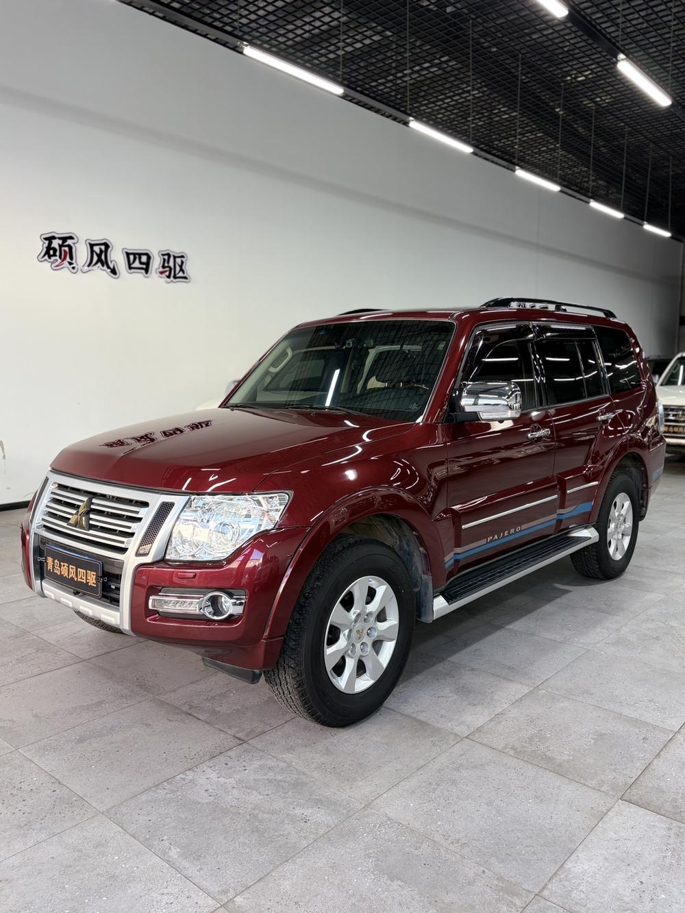 Mitsubishi Pajero (Import)