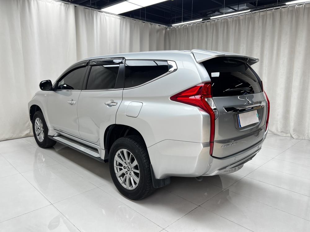 Mitsubishi Pajero Sport (Import)
