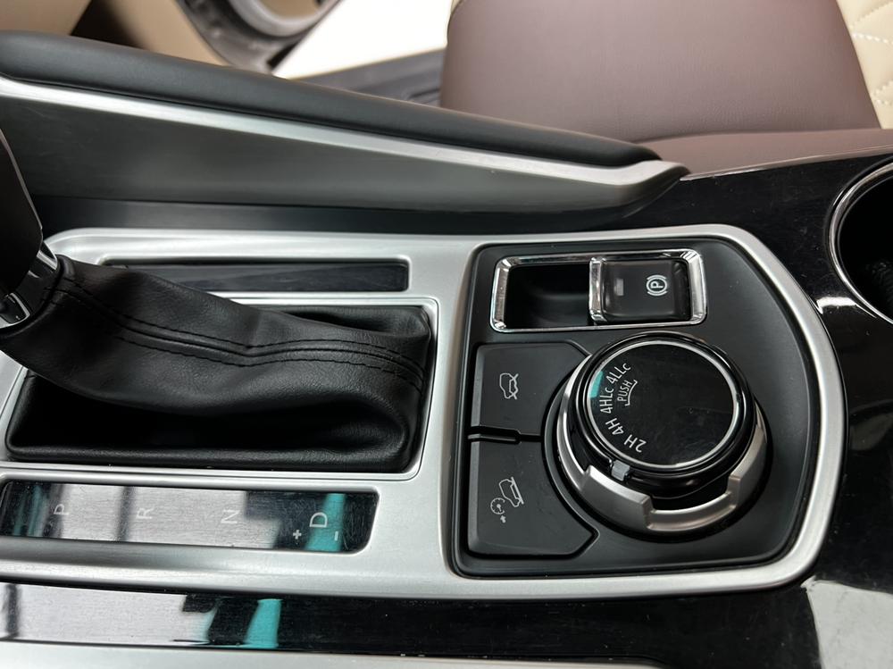 Mitsubishi Pajero Sport (Import)