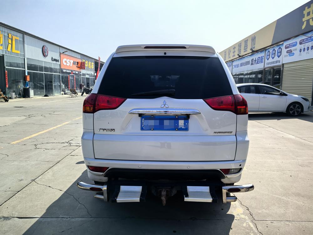 Mitsubishi Pajero Sport