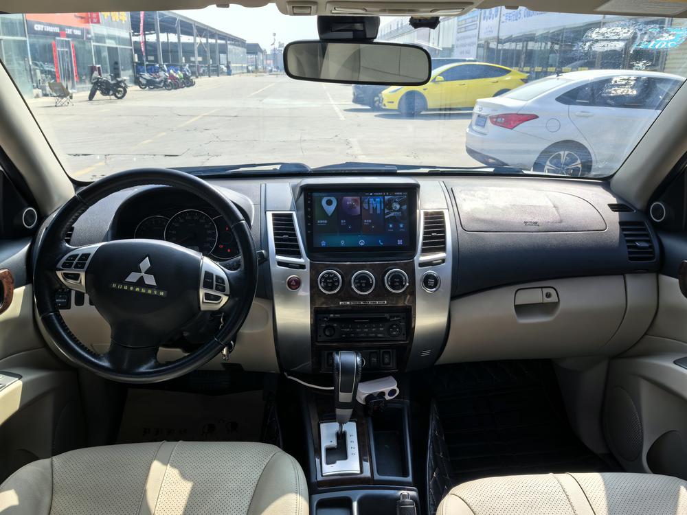 Mitsubishi Pajero Sport