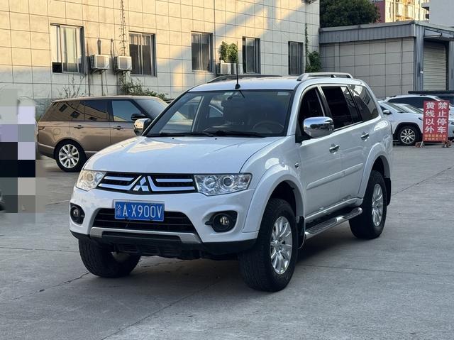 Mitsubishi Pajero Sport