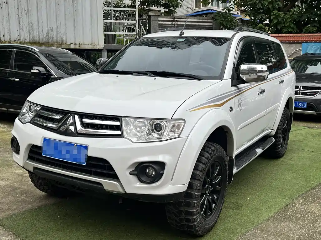 Mitsubishi Pajero Sport