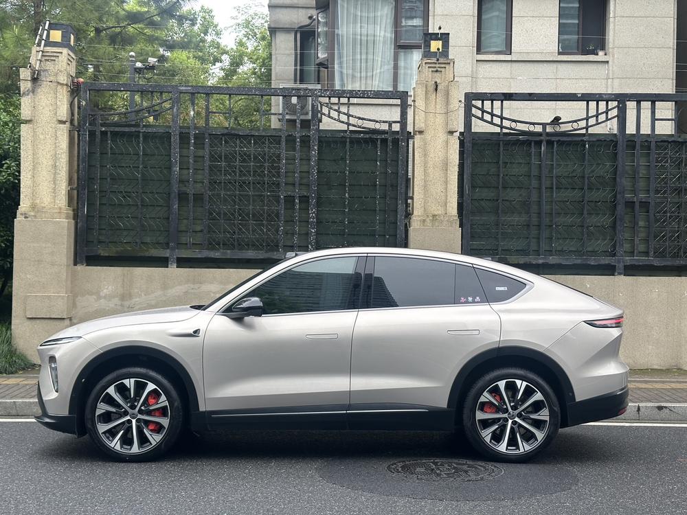 NIO NIO EC7