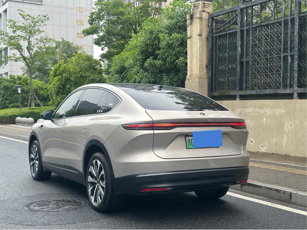 NIO NIO EC7
