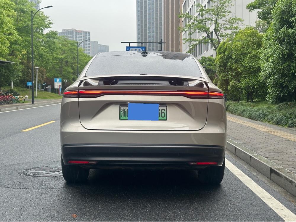 NIO NIO EC7