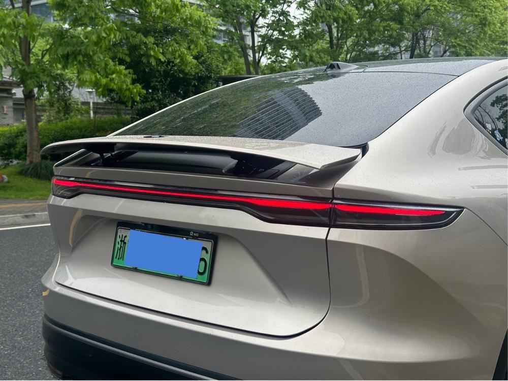 NIO NIO EC7