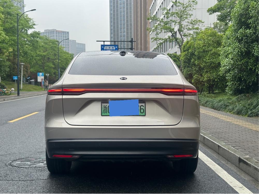 NIO NIO EC7