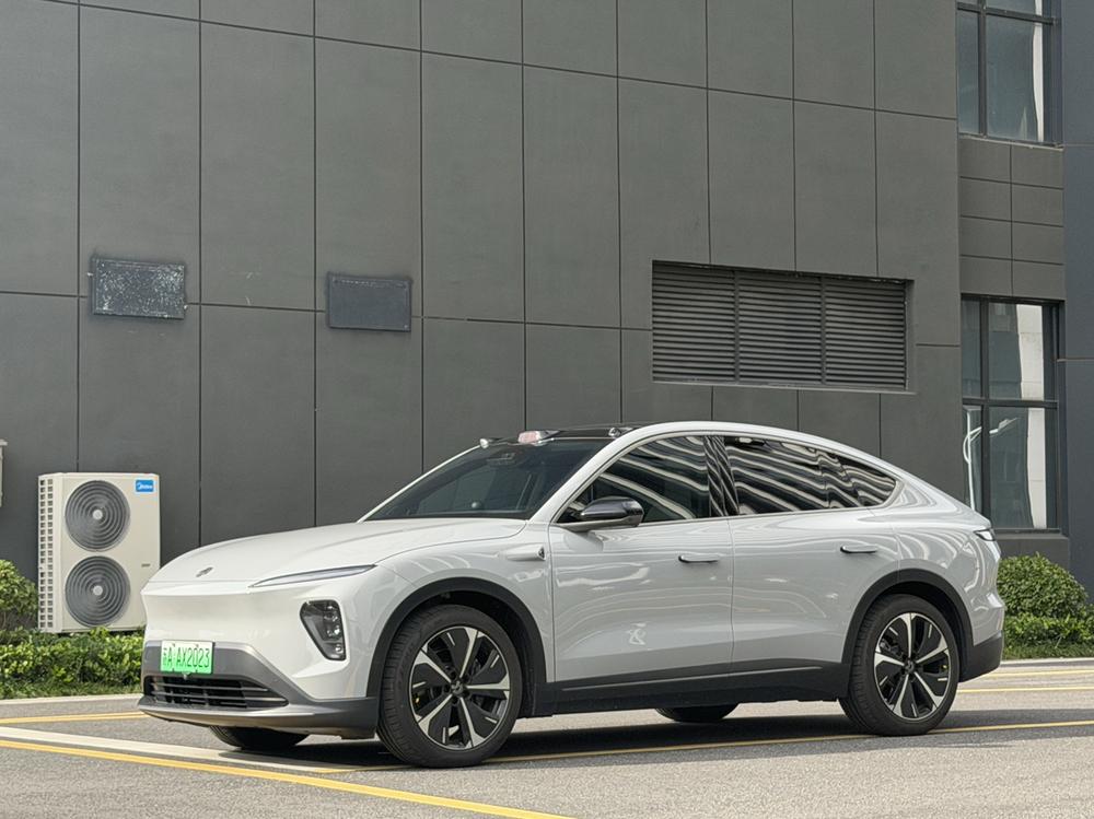 NIO NIO EC7