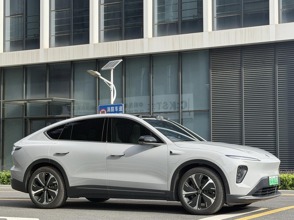NIO NIO EC7