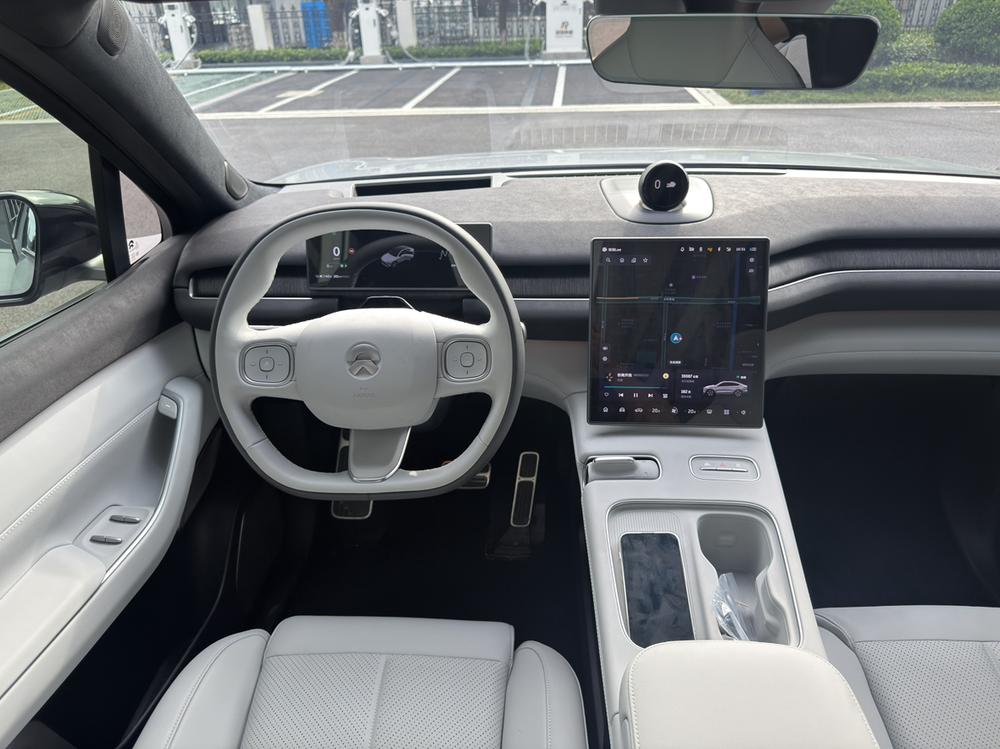 NIO NIO EC7