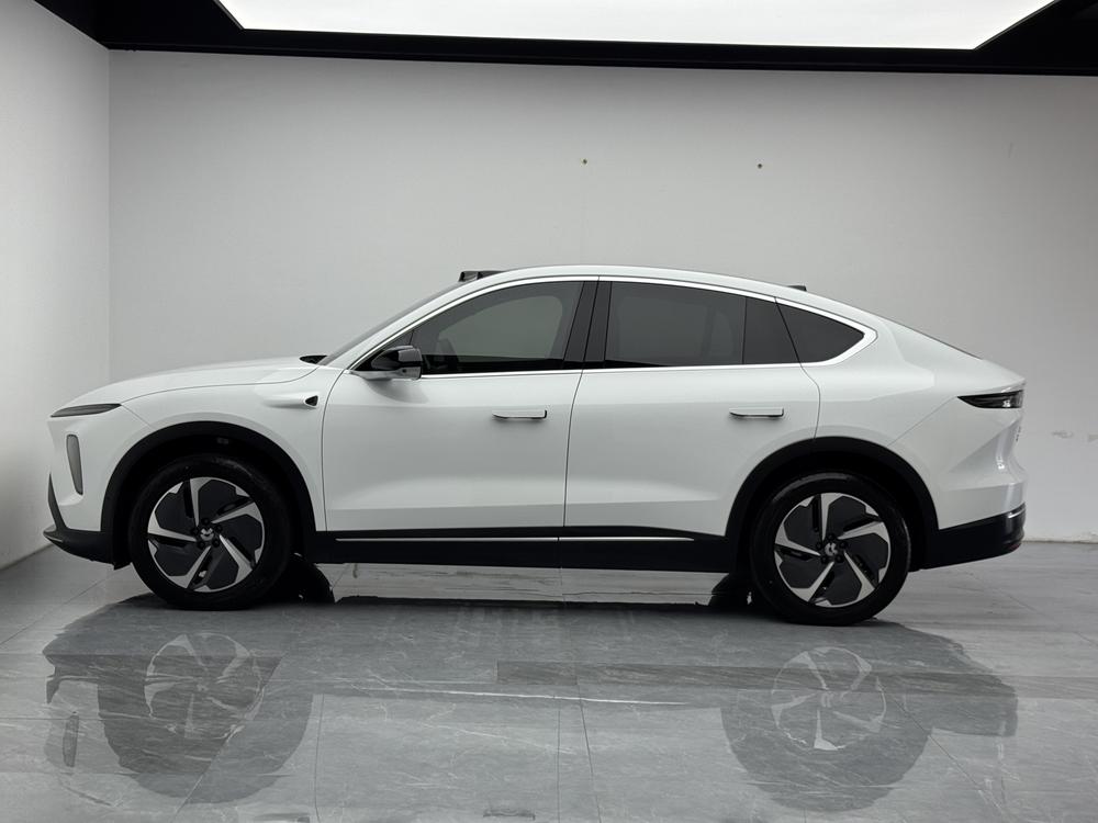 NIO NIO EC7