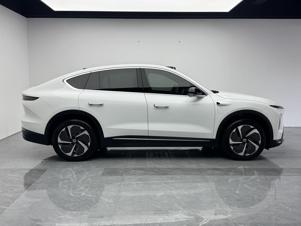 NIO NIO EC7