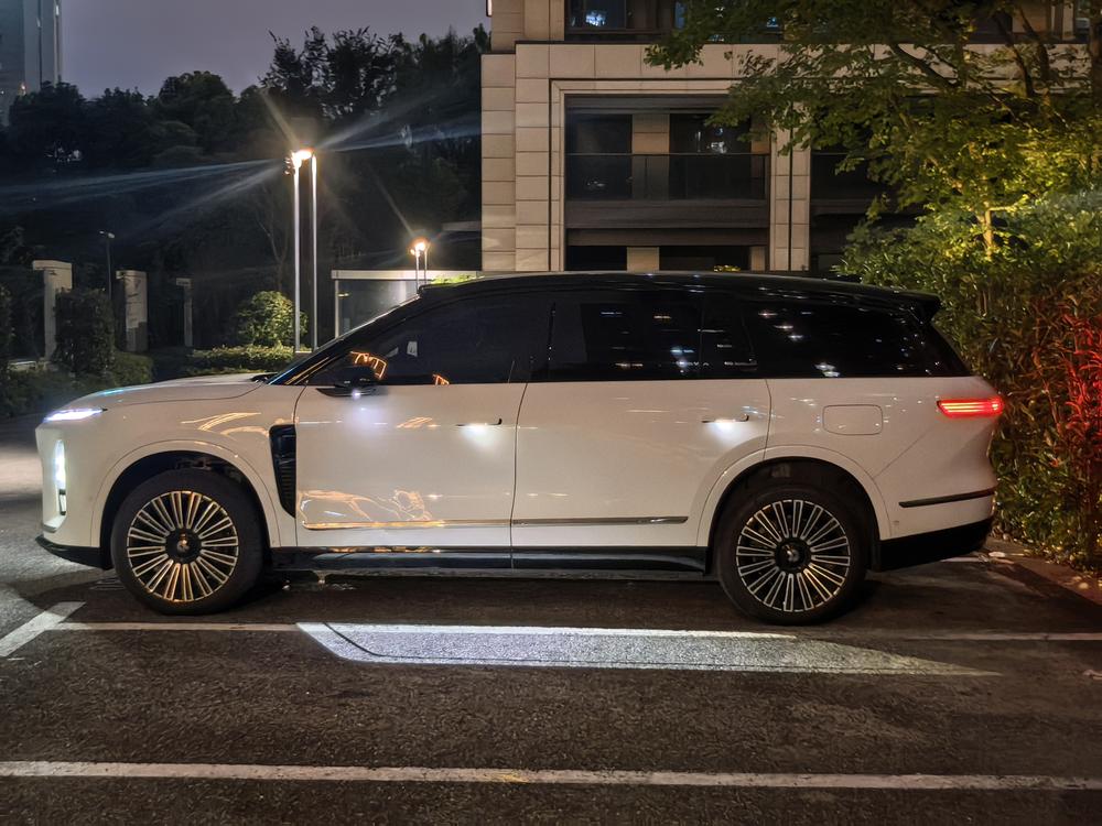 NIO NIO ES8