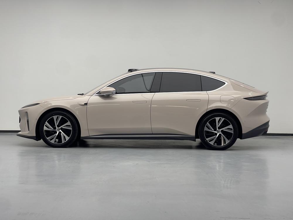 NIO NIO ET5