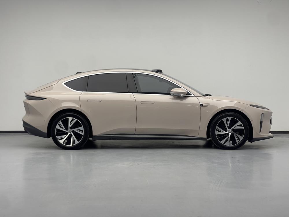 NIO NIO ET5