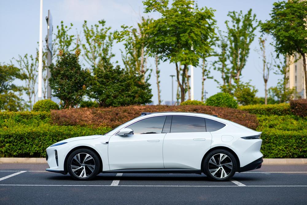 NIO NIO ET5