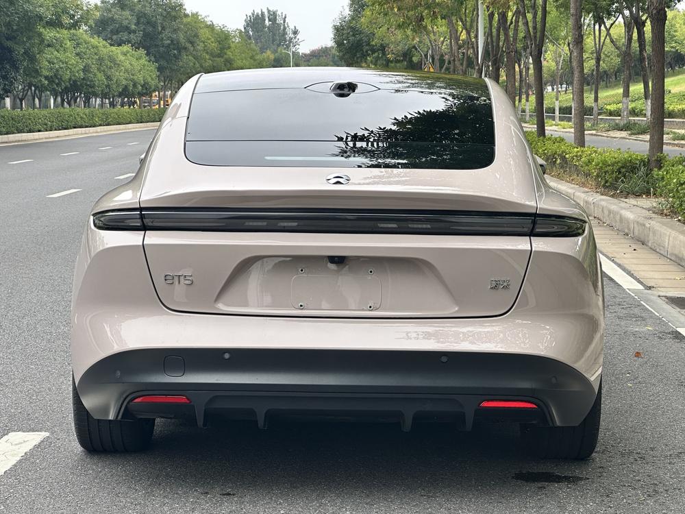 NIO NIO ET5