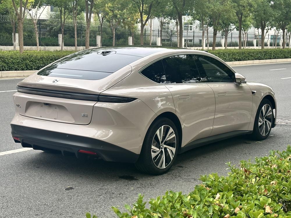 NIO NIO ET5