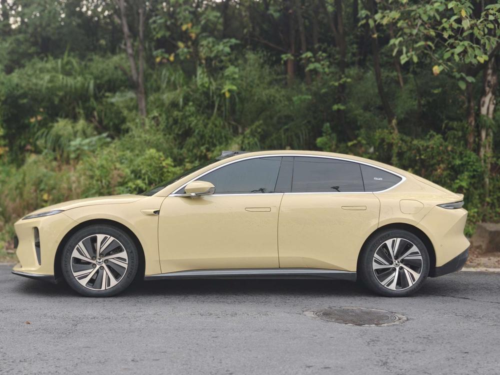 NIO NIO ET5