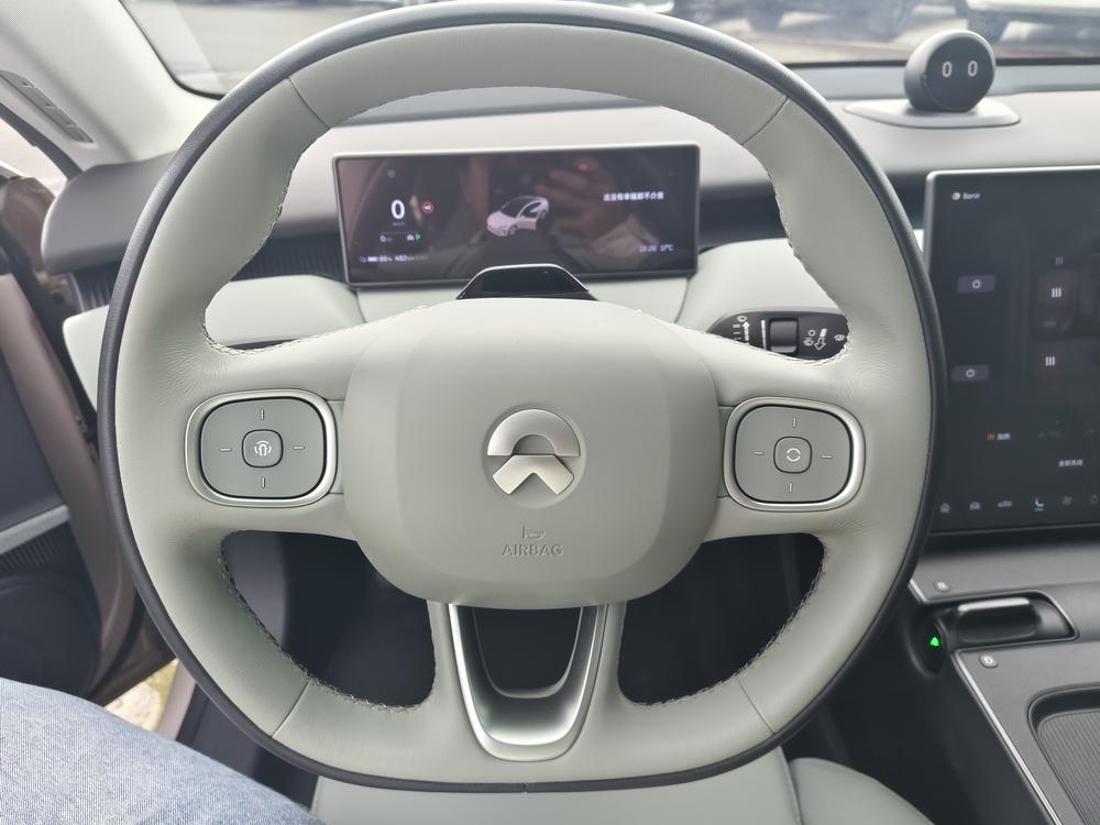 NIO NIO ET5